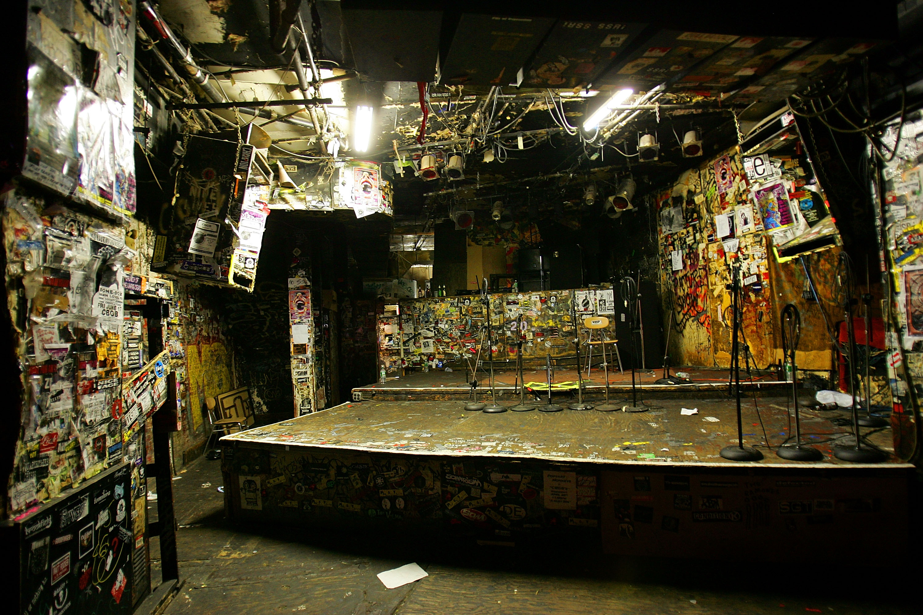 Il glorioso palco del CBGB.